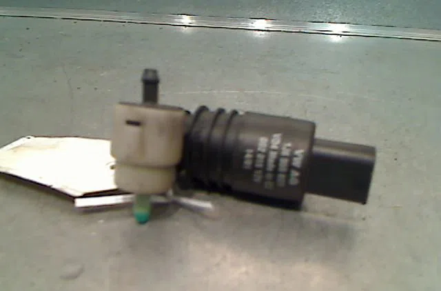 Pompe lave-glace avant VOLKSWAGEN POLO 2001 occasion