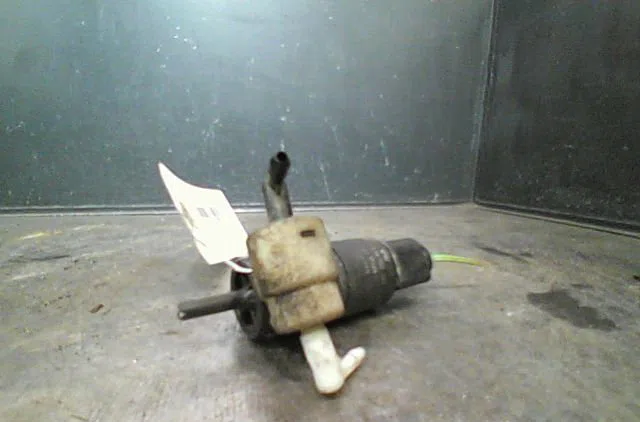Pompe lave-glace avant Volkswagen POLO (9N_, 9A_) 1.4 tdi (2001-2005) occasion