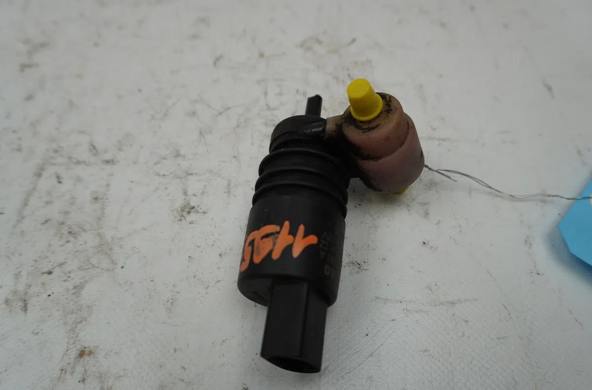 Pompe lave-glace avant Volkswagen TOURAN (1T1, 1T2) 1.9 tdi (2003-2004) 5 portes occasion