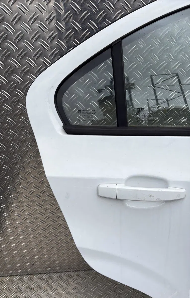 Porte arrière droite Chevrolet AVEO A trois volumes (T300) 1.3 d (2011-2015) occasion