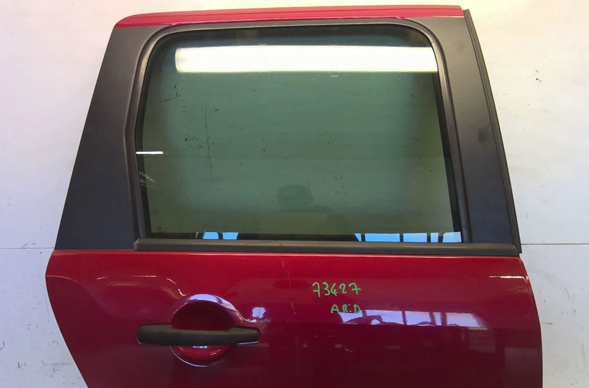 Porte arrière droite Citroen C3 PICASSO (SH_) 1.6 bluehdi 100 (2015) occasion
