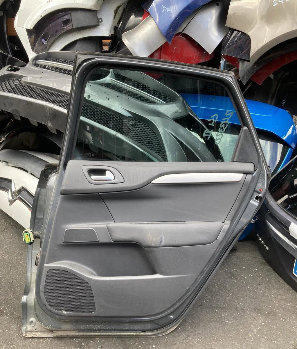 Porte arrière droite Citroen C4 II (NC_) 1.6 hdi 90 (2009) 5 portes occasion