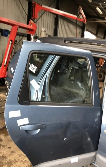 Porte arrière droite DACIA DUSTER 1 PHASE 1 occasion