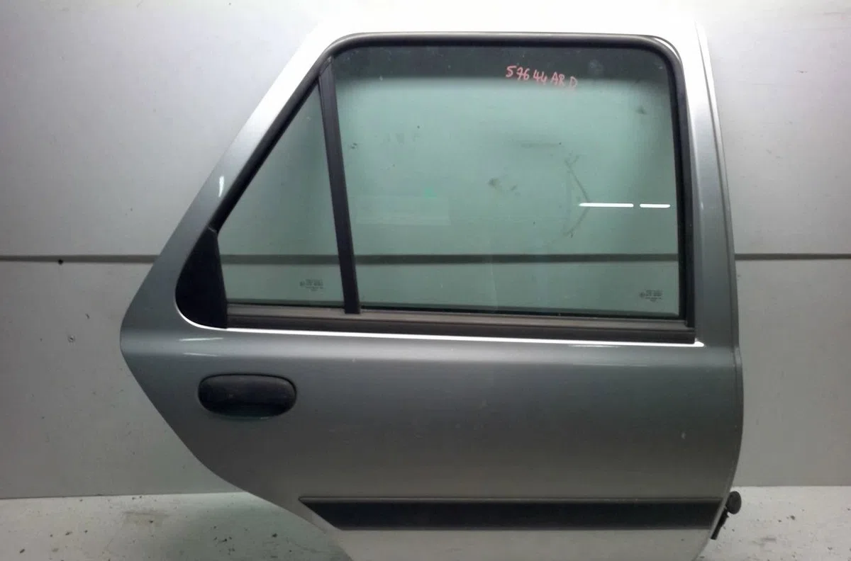Porte arrière droite Ford FIESTA IV (JA_, JB_) 1.3 i (1995-2002) occasion