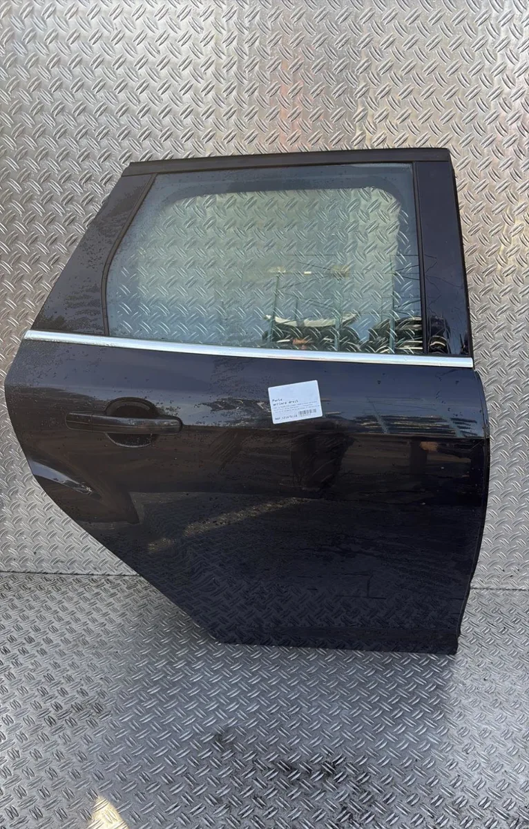 Porte arrière droite Ford FOCUS III Turnier 2.0 tdci (2010) occasion