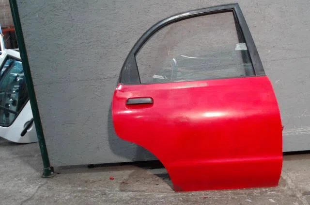 Porte arrière droite MAZDA 121 2 occasion