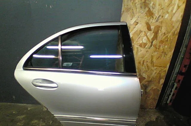 Porte arrière droite Mercedes-benz CLASSE C (W203) C 200 cdi (203.004) (2000-2003) 4 portes occasion