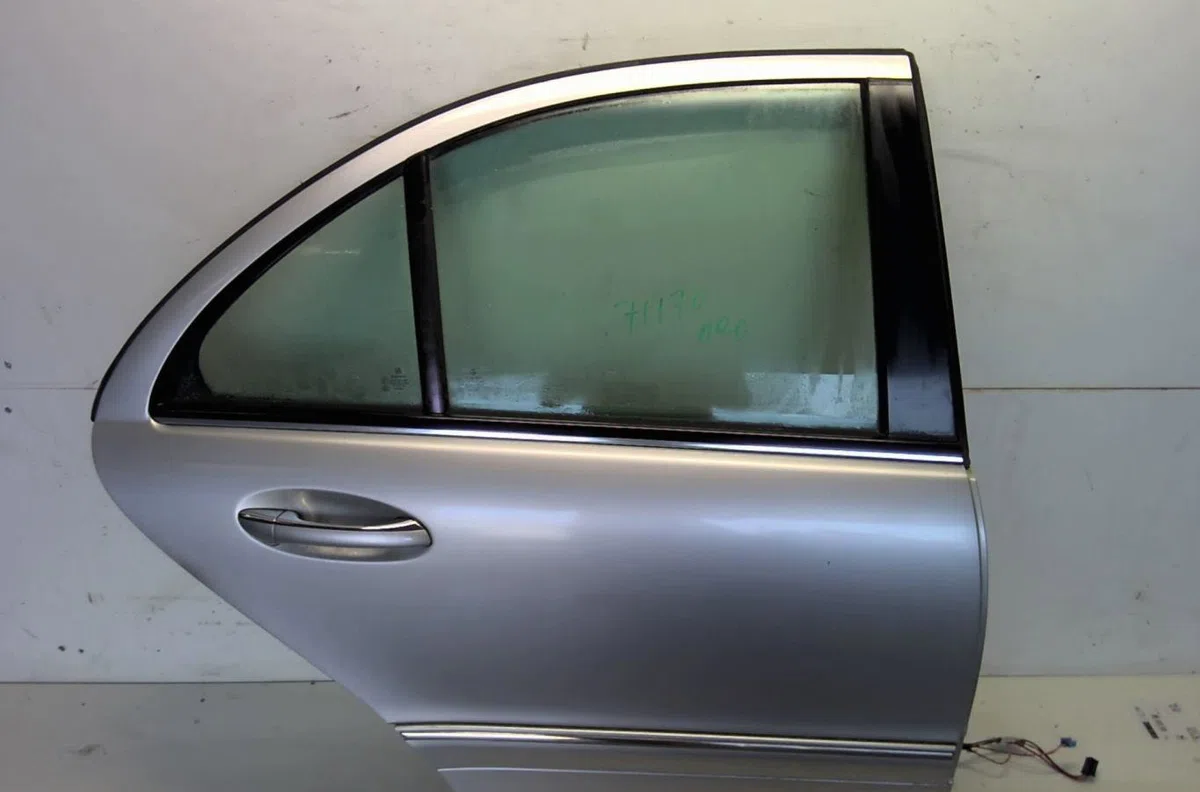 Porte arrière droite Mercedes-benz CLASSE C (W203) C 220 cdi (203.008) (2003-2007) occasion