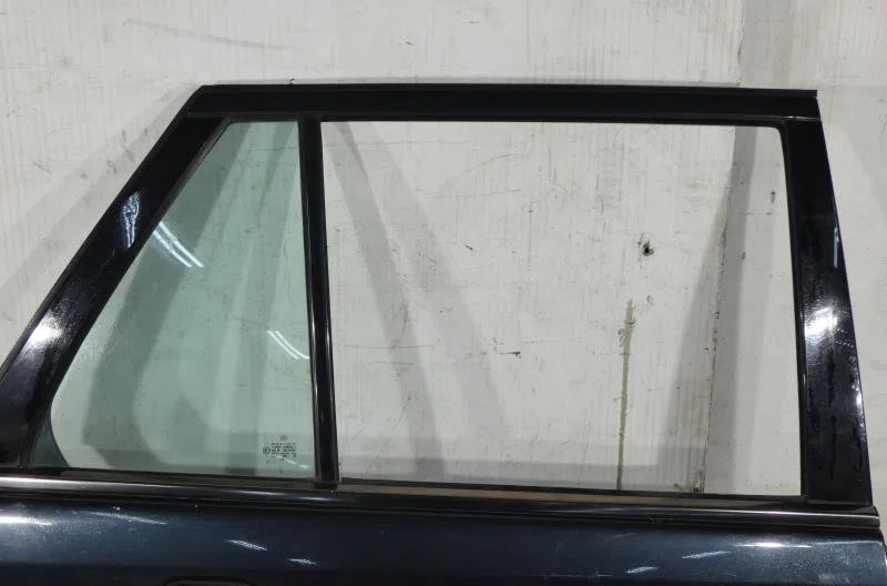 Porte arrière droite MERCEDES CLASSE C 202 PHASE 2 BREAK occasion