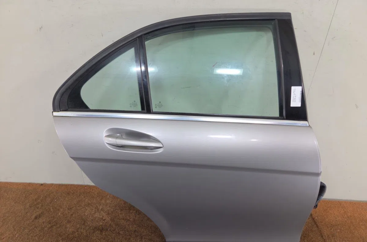 Porte arrière droite MERCEDES CLASSE C 204 CLASSE C 204 PHASE 1 occasion
