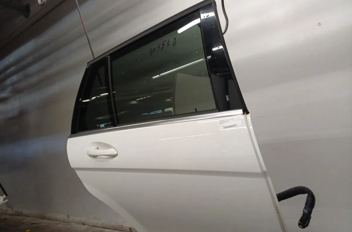 Porte arrière droite MERCEDES CLASSE C 204 PHASE 2 BREAK occasion