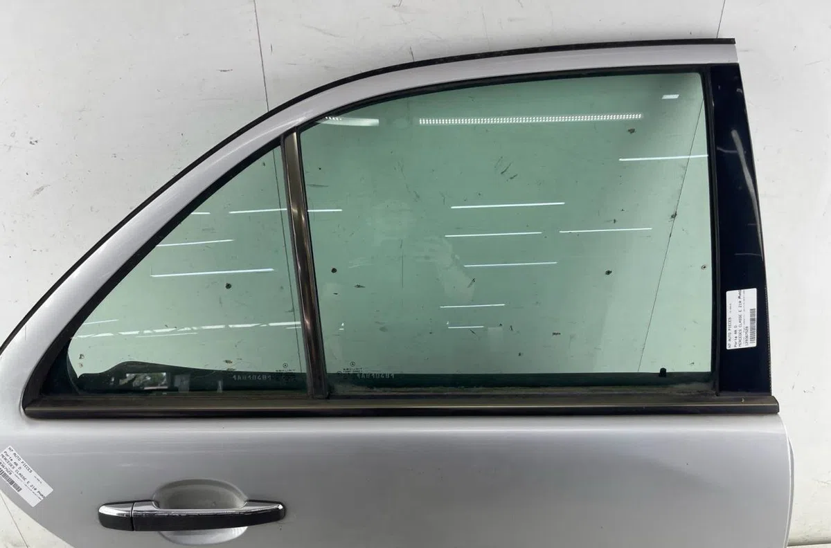 Porte arrière droite MERCEDES CLASSE E 210 PHASE 1 occasion
