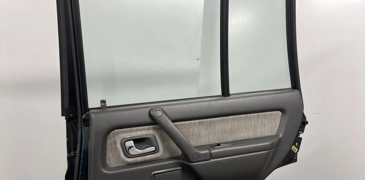 Porte arrière droite MITSUBISHI PAJERO 2 PHASE 1 occasion