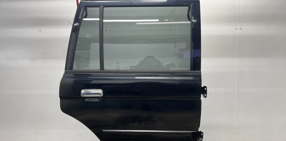 Porte arrière droite MITSUBISHI PAJERO SPORT occasion