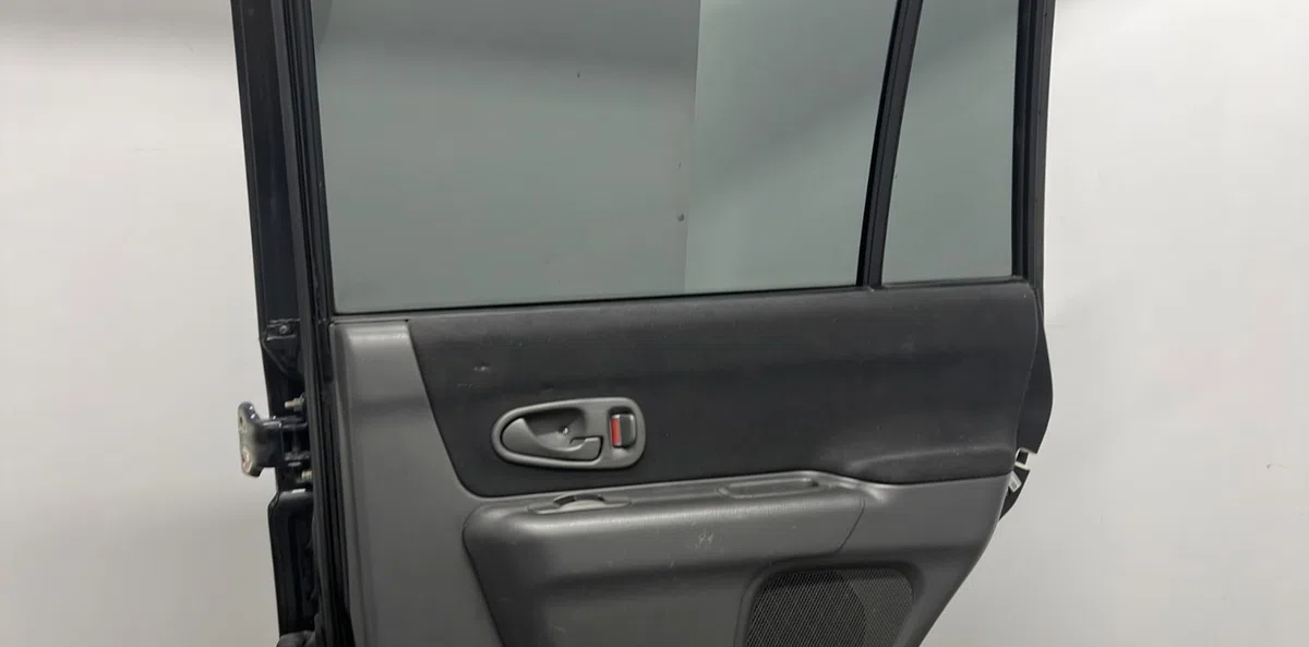 Porte arrière droite MITSUBISHI PAJERO SPORT occasion