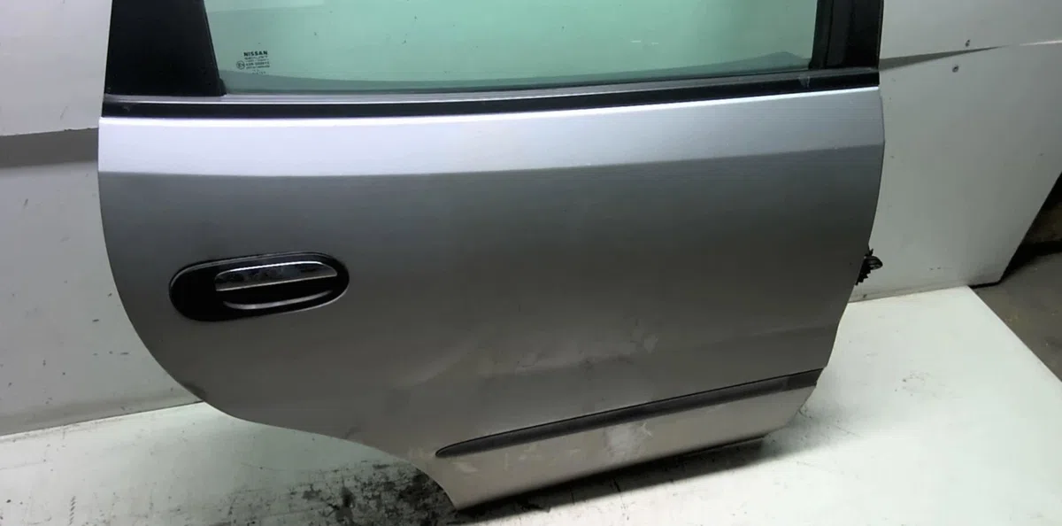 Porte arrière droite Nissan ALMERA TINO (V10) 2.2 dci (2000-2006) occasion