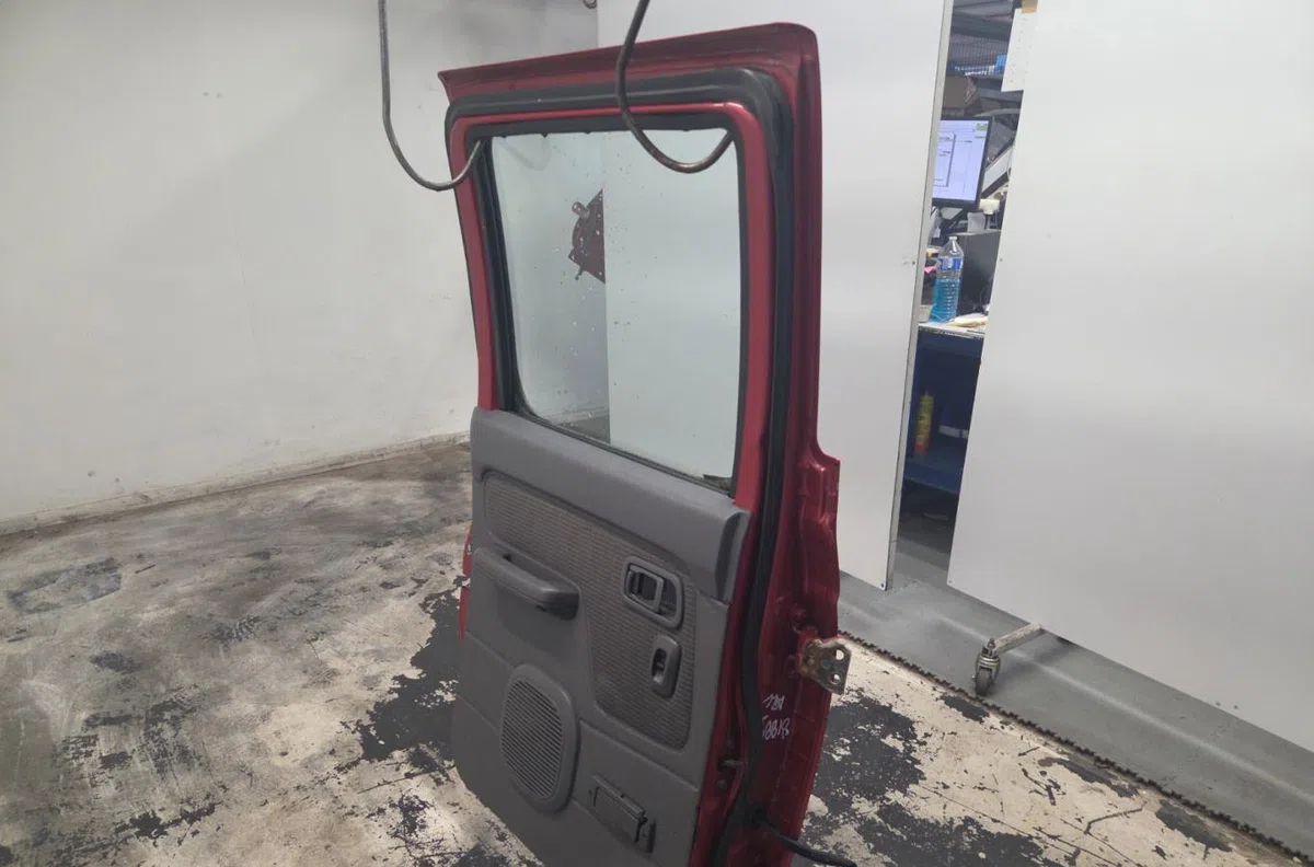 Porte arrière droite NISSAN PICK-UP 3 PHASE 2 occasion