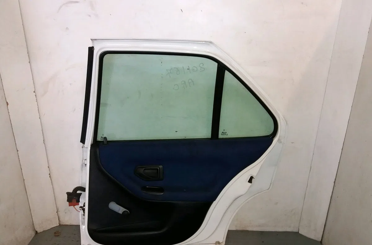 Porte arrière droite Peugeot 306 3-5 portes (7A, 7C, N3, N5) 1.9 d (1994-2001) occasion
