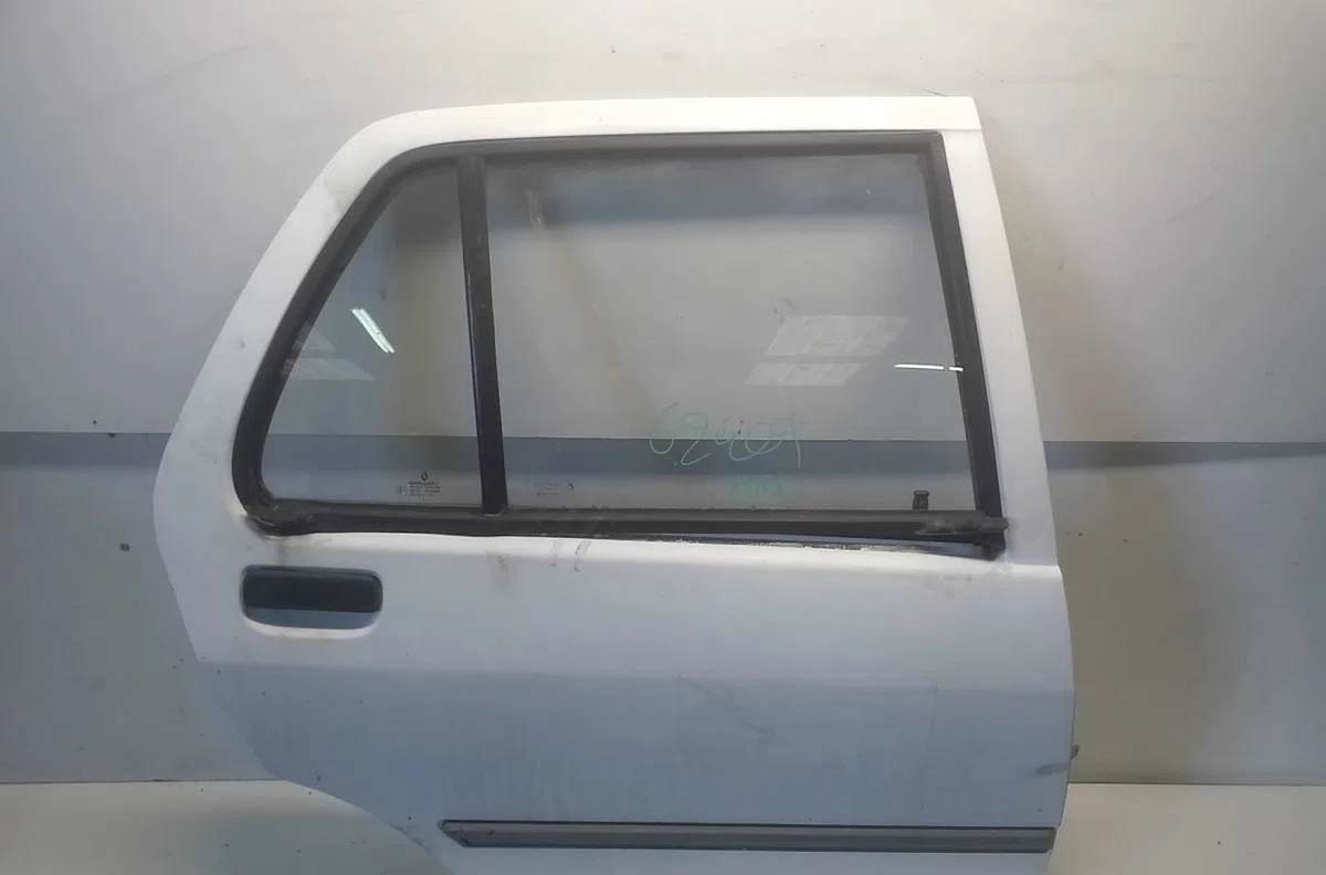 Porte arrière droite Renault CLIO I (B-C57_, 5-357_) 1.4 (b-c57t, b-c57y) (1991-1998) occasion