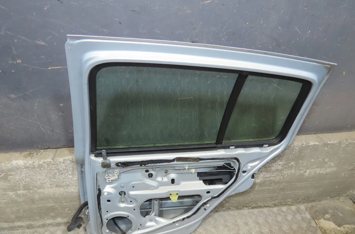 Porte arrière droite Renault CLIO II (BB_, CB_) 1.4 (b-cb0c, b-cb0s) (1998-2005) occasion
