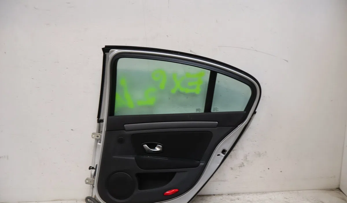 Porte arrière droite Renault LAGUNA III (BT0-1) 1.5 dci (bt00, bt0a, bt0t, bt1j) (2007-2015) 5 portes occasion