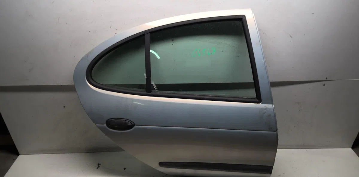 Porte arrière droite Renault MEGANE I (BA0-1_) 1.4 16v (ba0d, ba1h, ba0w, ba10) (1999-2003) occasion