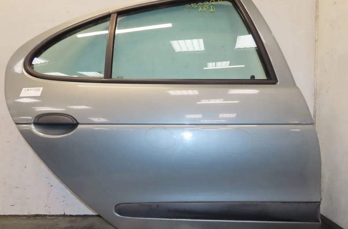 Porte arrière droite Renault MEGANE I (BA0-1_) 1.9 d eco (ba0a, ba0u, ba0r) (1996-2003) occasion