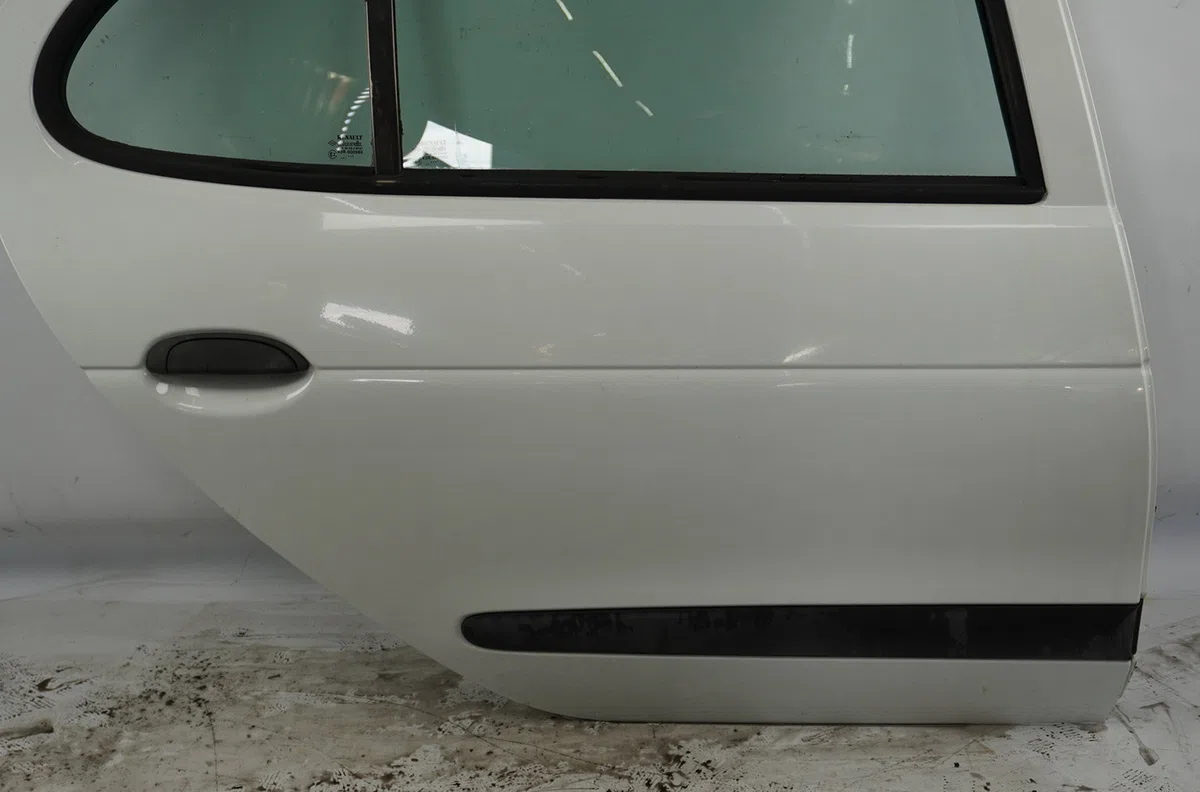 Porte arrière droite Renault MEGANE I (BA0-1_) 1.9 dti (ba1u) (2001-2003) occasion