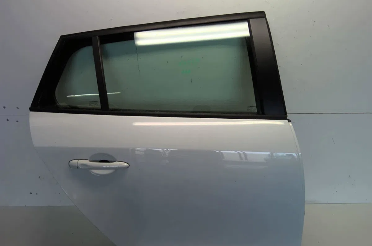 Porte arrière droite Renault MEGANE III Grandtour (KZ0-1) 1.5 dci (kz09, kz0d, kz1g, kz29, kz14, kz1w, kz10, kz1f,... (2