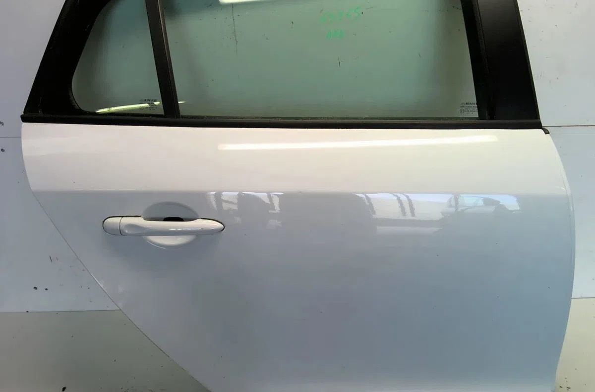 Porte arrière droite Renault MEGANE III Grandtour (KZ0-1) 1.5 dci (kz09, kz0d, kz1g, kz29, kz14, kz1w, kz10, kz1f,... (2