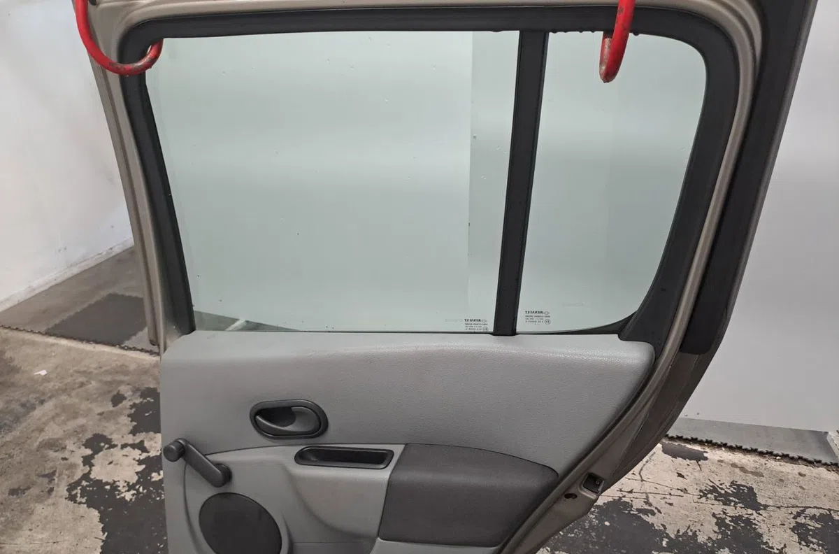 Porte arrière droite RENAULT MODUS PHASE 2 occasion