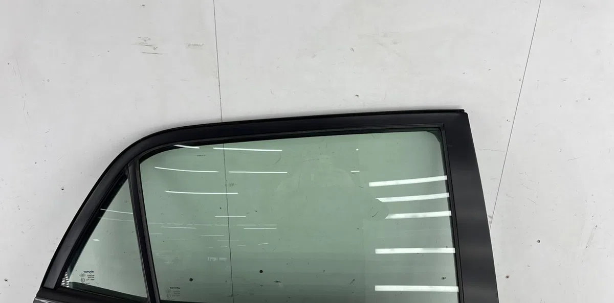 Porte arrière droite TOYOTA AURIS 1 PHASE 2 occasion