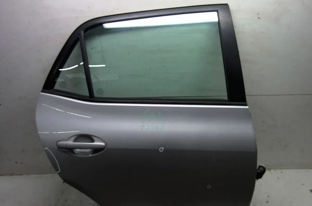 Porte arrière droite Toyota AURIS (_E15_) 1.8 hybrid (zwe150_) (2010-2012) occasion