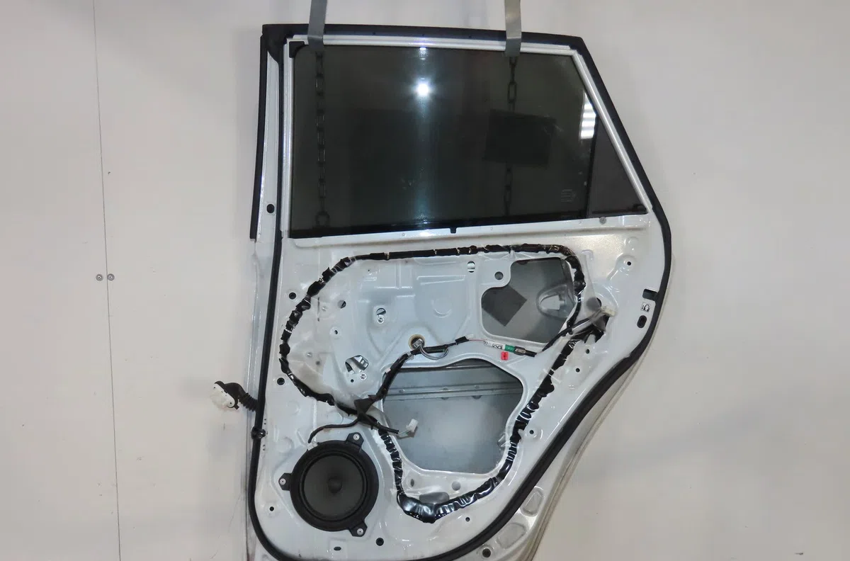 Porte arrière droite Toyota AURIS (_E18_) 1.8 hybrid (zwe186_) (2012-2018) occasion