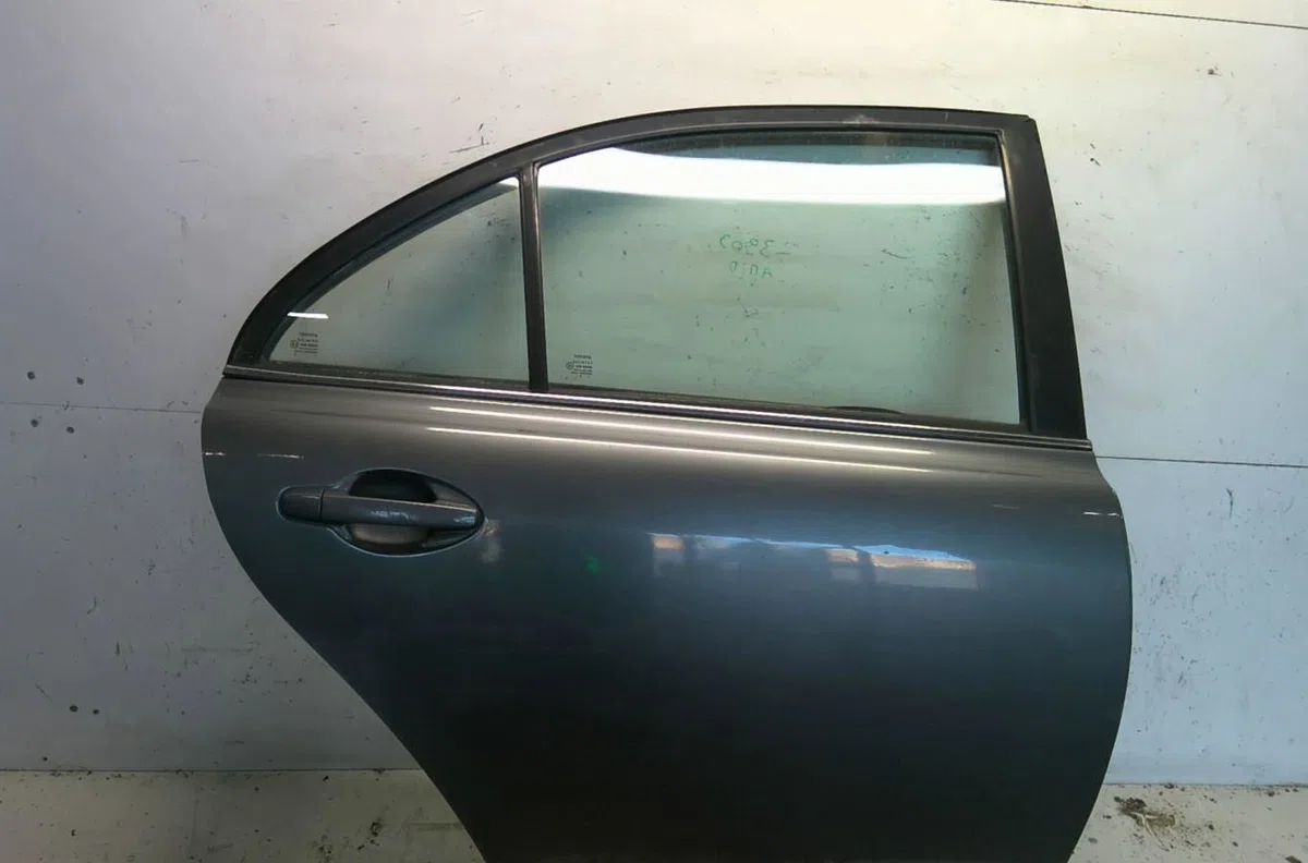 Porte arrière droite Toyota AVENSIS (_T25_) 1.8 (zzt251_) (2003-2008) occasion