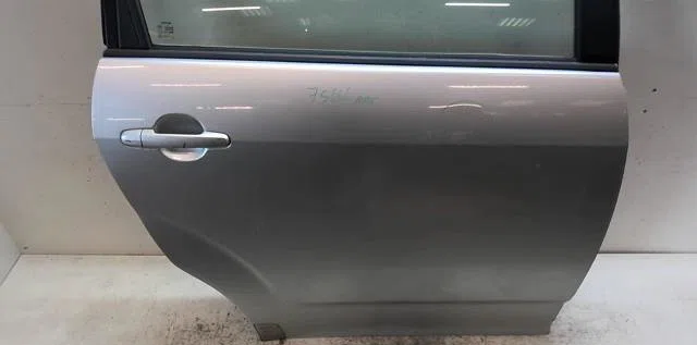 Porte arrière droite Toyota COROLLA Verso (ZER_, ZZE12_, R1_) 1.6 (znr10_) (2004-2009) occasion