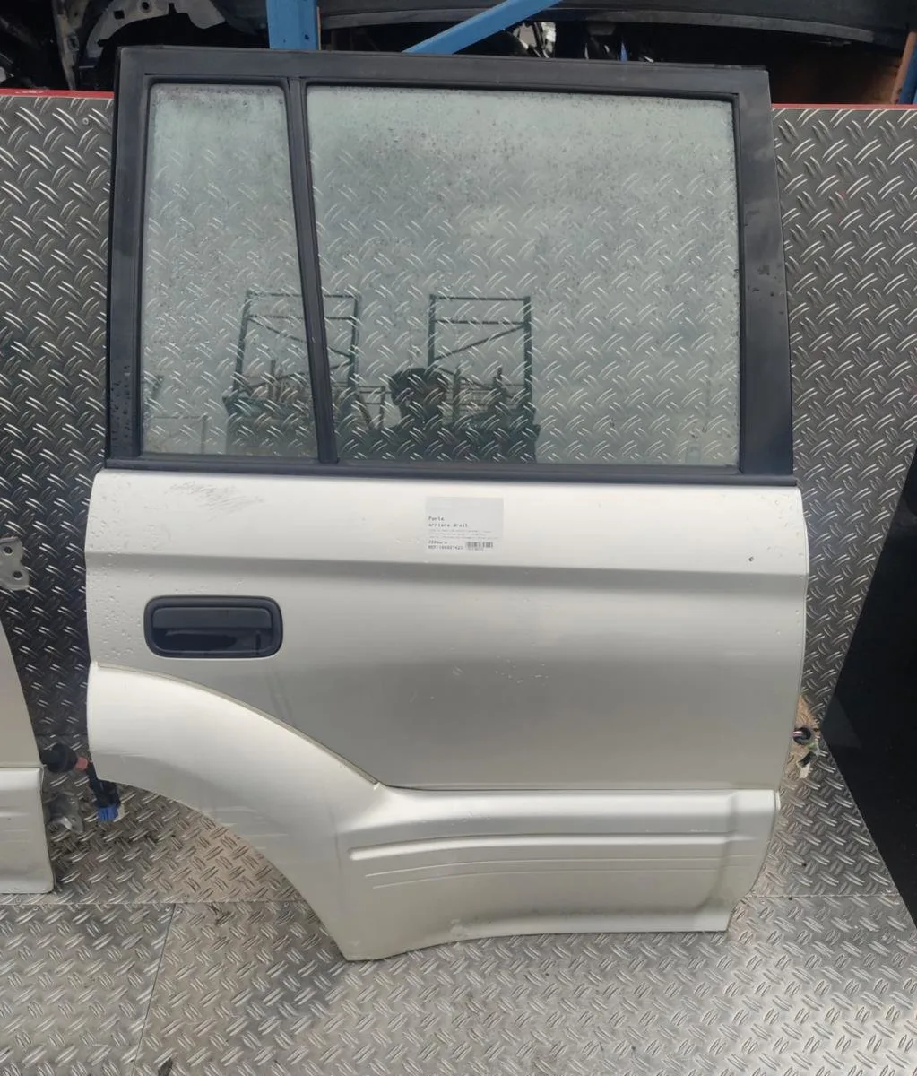 Porte arrière droite TOYOTA LAND CRUISER 3 J90 PHASE 2 occasion