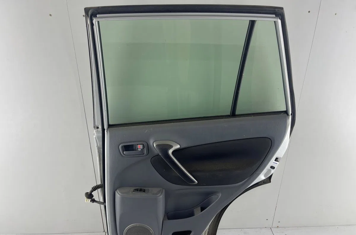 Porte arrière droite TOYOTA RAV4 2 PHASE 1 occasion