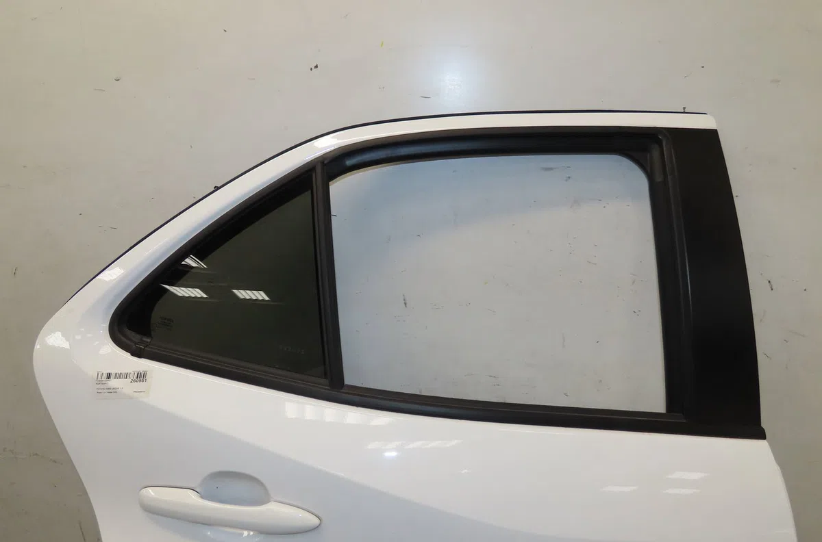 Porte arrière droite Toyota YARIS CROSS (MXP_) 1.5 hybrid (mxpj10) (2020) occasion