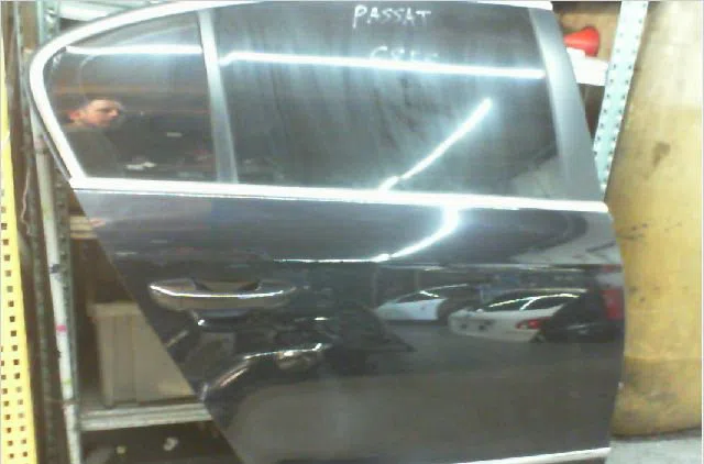 Porte arrière droite VOLKSWAGEN PASSAT V 1.9 TDI 105ch occasion