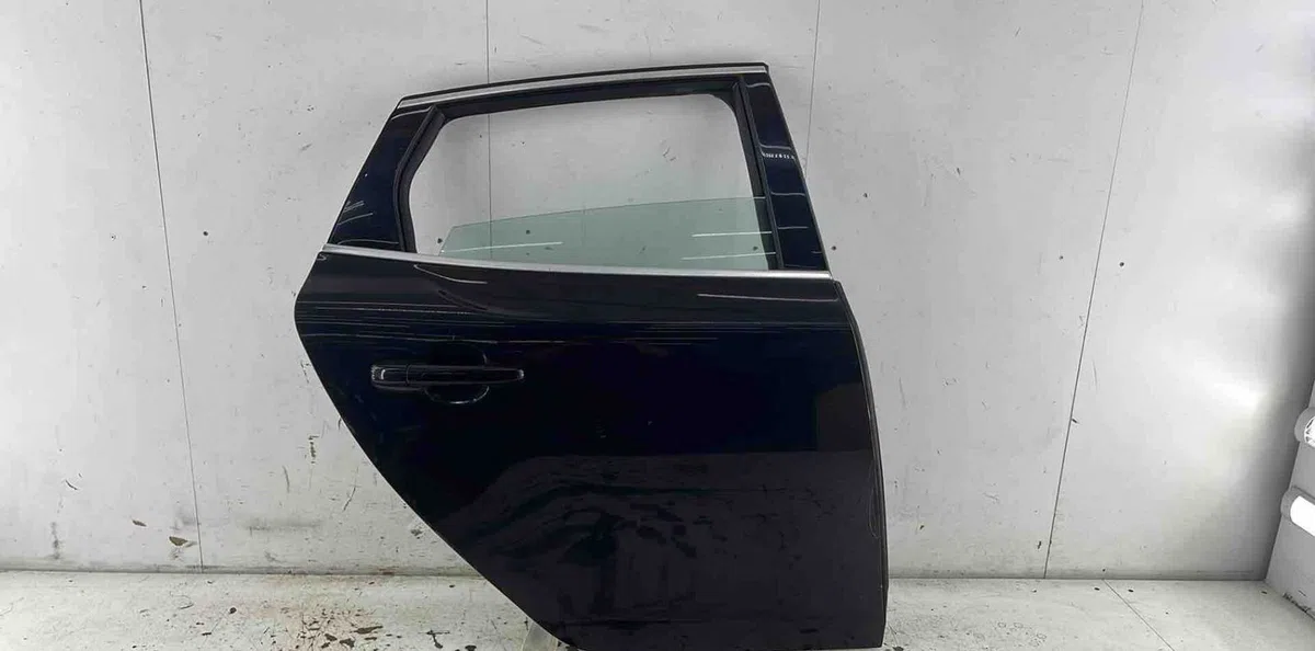 Porte arrière droite VOLVO V 40 2 PHASE 1 BREAK occasion