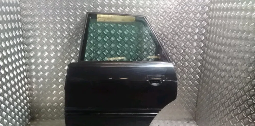 Porte arrière gauche Audi 80 B4 A trois volumes (8C2) 1.9 tdi (1991-1994) occasion