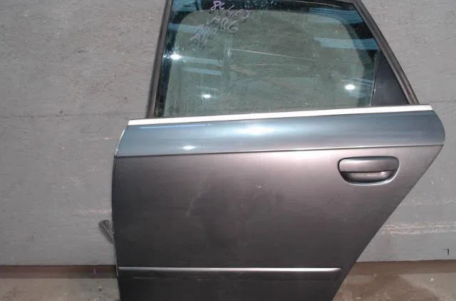 Porte arrière gauche AUDI A4 2 A4 2 PHASE 2 occasion