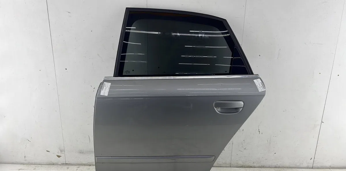 Porte arrière gauche AUDI A4 2 PHASE 2 occasion