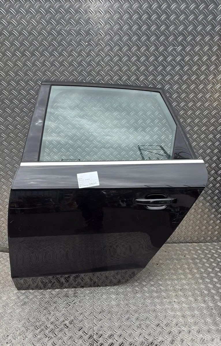 Porte arrière gauche Audi A4 B8 Avant (8K5) 2.0 tdi quattro (2011-2015) occasion