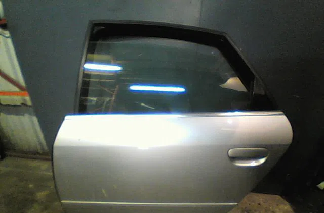 Porte arrière gauche Audi A6 C5 (4B2) 2.5 tdi quattro (1997-2005) occasion
