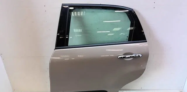 Porte arrière gauche Fiat 500L (351_, 352_) 1.3 d multijet (199lxy1a, 199lxy11) (2012) occasion