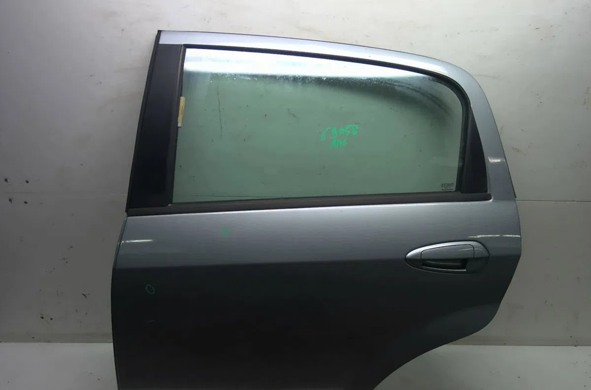 Porte arrière gauche Fiat GRANDE PUNTO (199_) 1.3 d multijet (2008) occasion