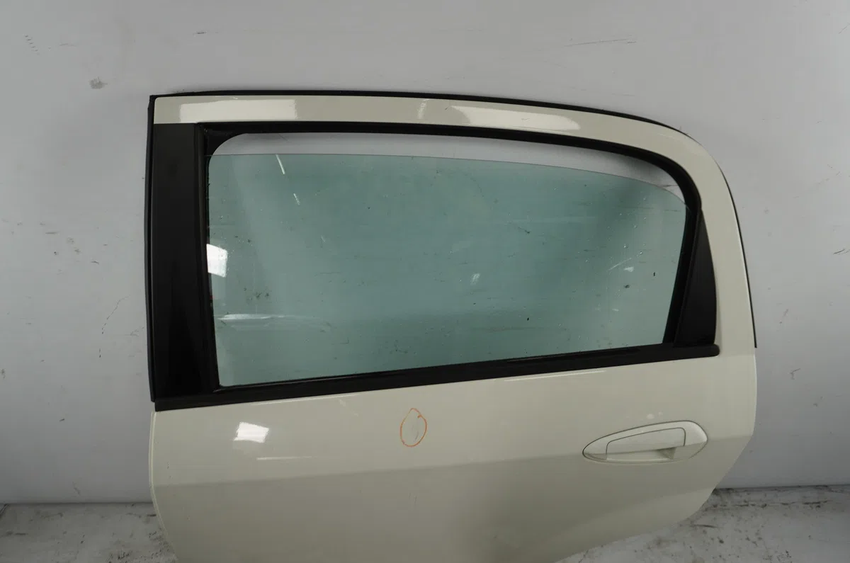 Porte arrière gauche Fiat PUNTO EVO (199_) 1.3 d multijet (199axc1a, 199bxc1a, 199axt1a, 199bxt1a) (2009-2012) 3 portes 