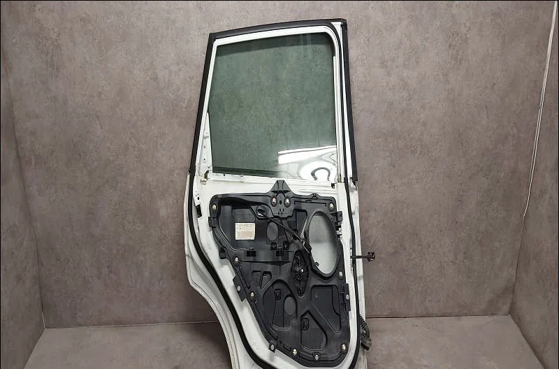 Porte arrière gauche Ford FIESTA V (JH_, JD_) 1.6 16v (2001-2008) occasion